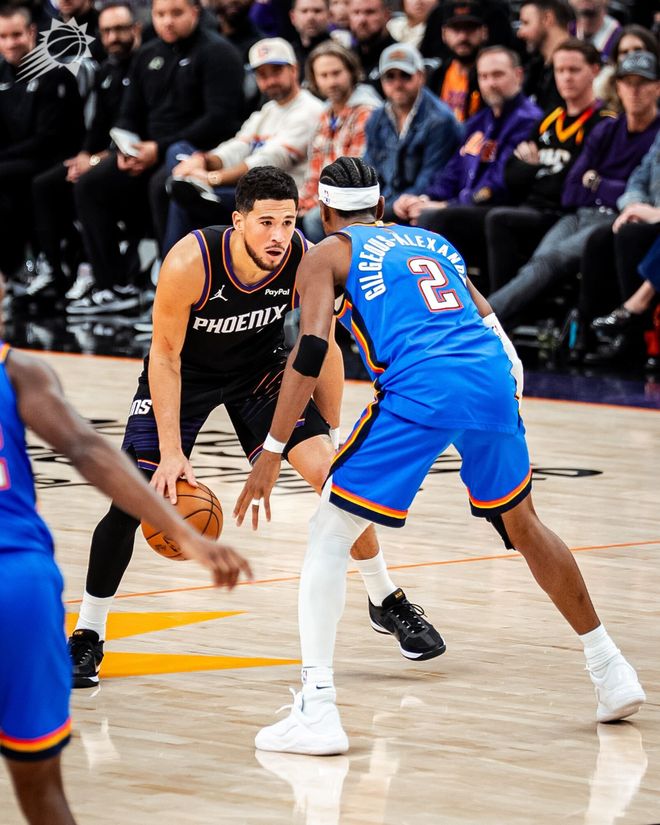 三人20+太阳终结雷霆4连胜,布克24+6+9送三分绝杀亚历山大25+6