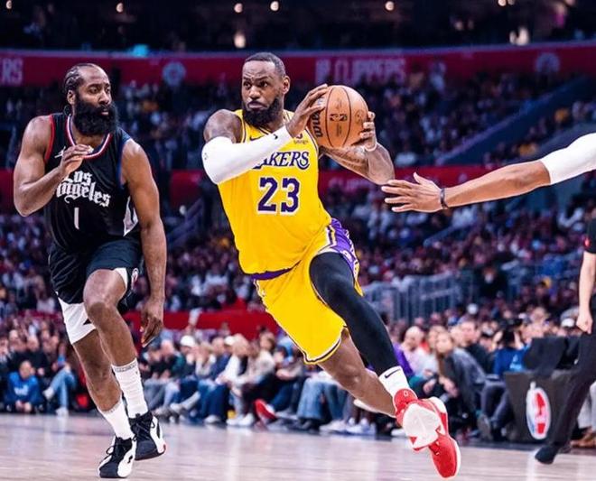 0胜9负!联盟倒数第一!成为NBA最大的伪强队,你们离解散不远了