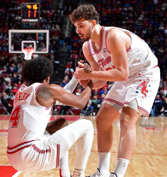 0胜9负!联盟倒数第一!成为NBA最大的伪强队,你们离解散不远了