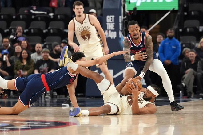 狂喷裁判!科尔惨遭驱逐!小卡24+12+5打爆勇士!库里空砍27+4+6