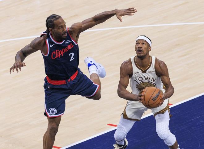 狂喷裁判!科尔惨遭驱逐!小卡24+12+5打爆勇士!库里空砍27+4+6