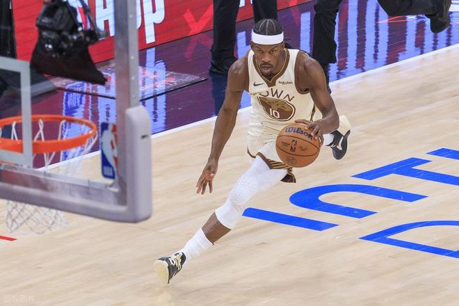 狂喷裁判!科尔惨遭驱逐!小卡24+12+5打爆勇士!库里空砍27+4+6