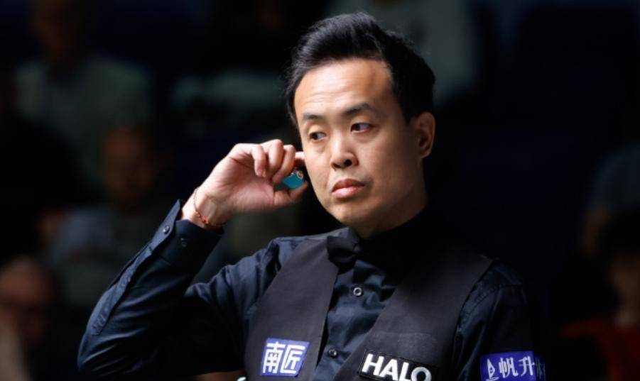 斯诺克资格赛早战报!5-3排名赛10冠王,中国4胜3负,70后老将胜德比战