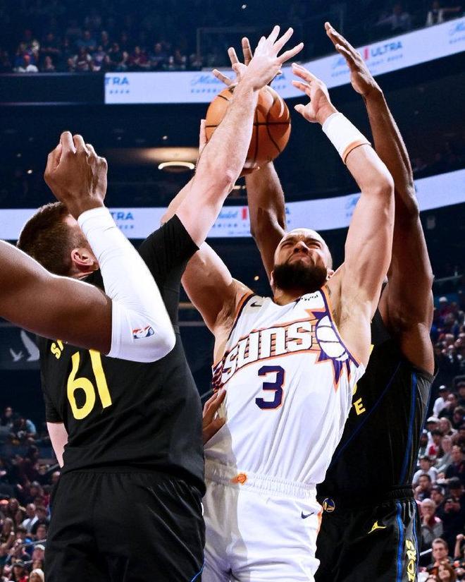 库里缺席!勇士轰制胜10-0逆转太阳 斯潘塞20+6狄龙24+6