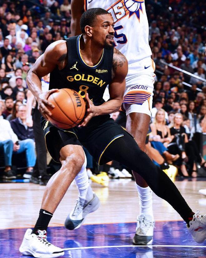 库里缺席!勇士轰制胜10-0逆转太阳 斯潘塞20+6狄龙24+6