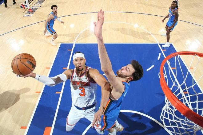 保联盟第一!雷霆险胜尼克斯 亚历山大26+8创纪录切特28+8