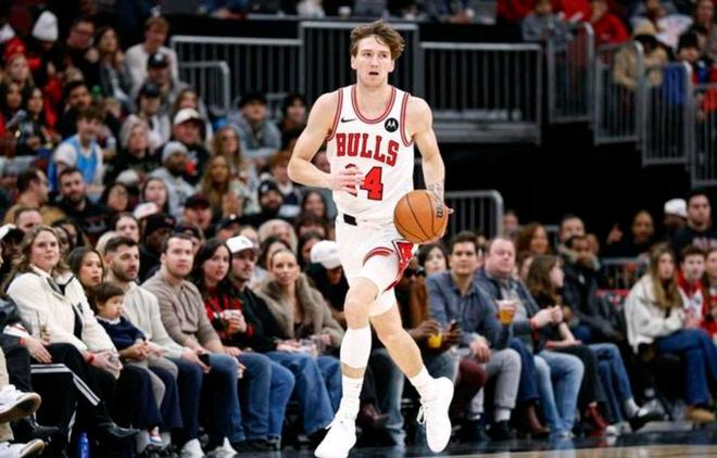 西蒙斯27分 凯尔特人115-101轻取公牛 布泽利斯26分3板2助