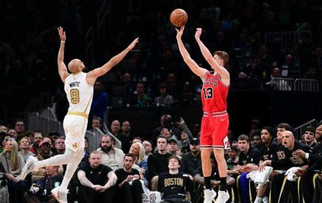 西蒙斯27分 凯尔特人115-101轻取公牛 布泽利斯26分3板2助