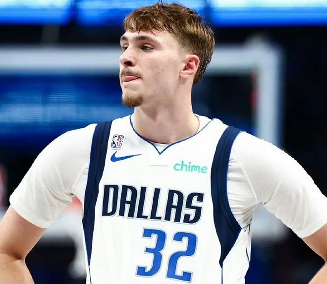 东契奇轰30+10仍无缘今日最佳!对不起,你碰到创纪录的老詹了