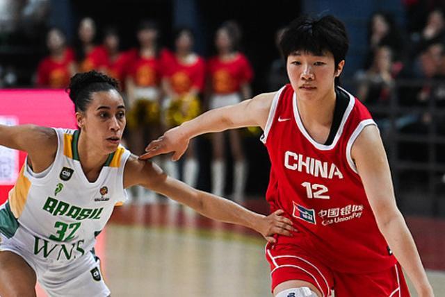 砍12+4+3!中国女篮25岁1米78冠军后卫崛起:扮演杨力维替身?
