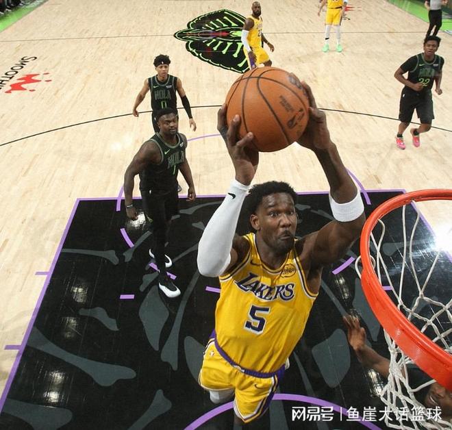 詹姆斯赛后摊牌,东契奇看清现实!艾顿两人成关键,湖人也没退路