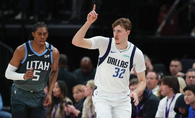 浓眉21+11受伤独行侠惜败爵士 弗拉格26+10+8马卡33+7