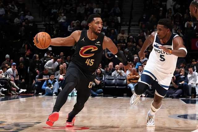 森林狼险胜骑士最大输家却是湖人，爱德华兹一数据超乔丹科比