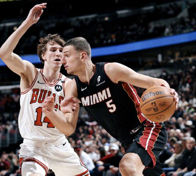 2万观众看了两小时拖地!球员集体抗议退场!论业余,NBA是专业的