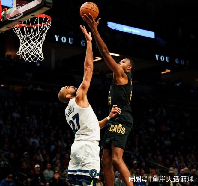 拒逆转!华子25+9历史第三,米切尔30+7+8难救主,兰德尔全队第一