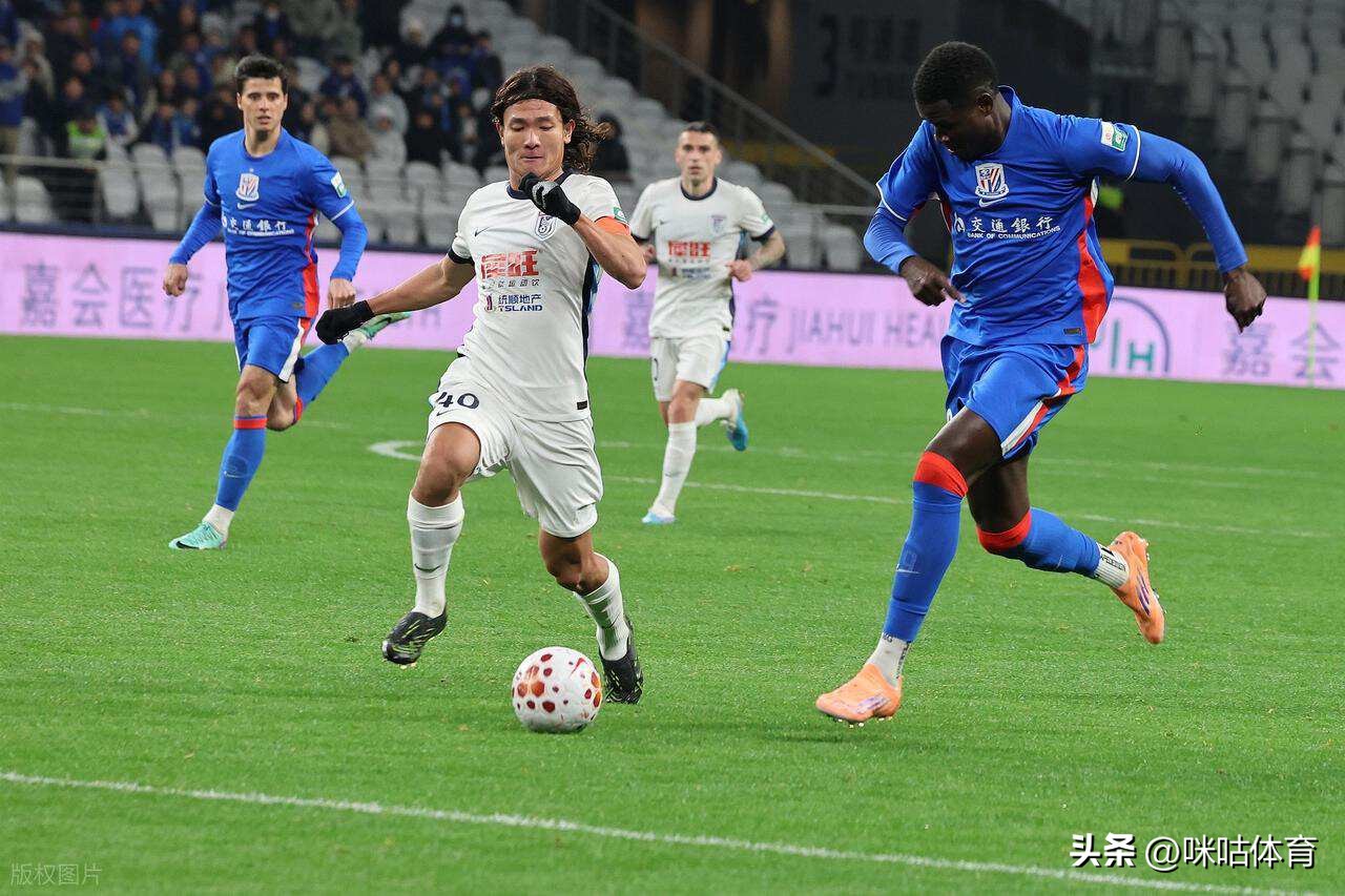 原因找到了?大连英博对阵申花半场就崩盘,只因李国旭用错一人!