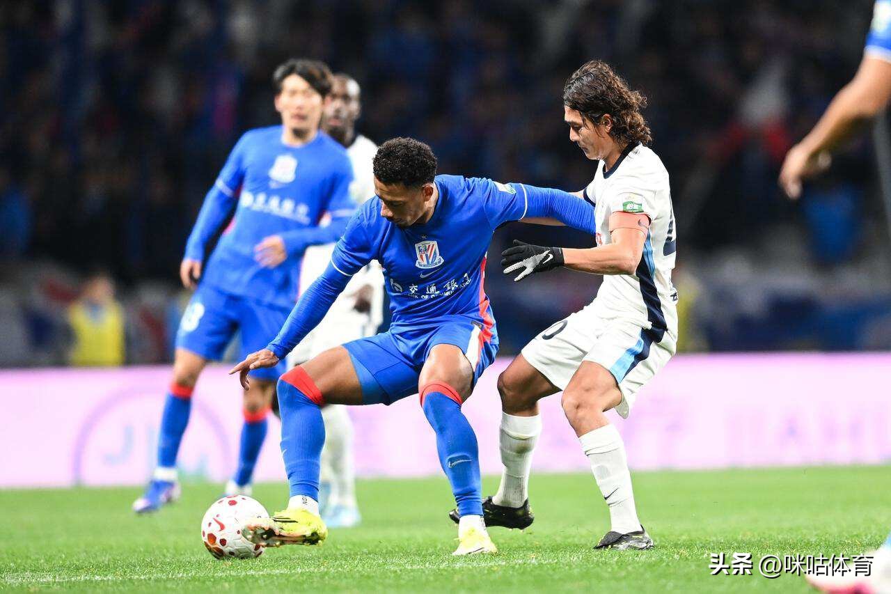 原因找到了?大连英博对阵申花半场就崩盘,只因李国旭用错一人!