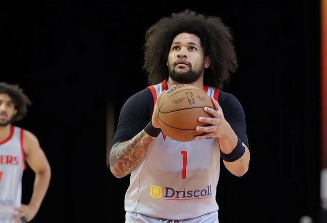 个人能力相当有限,老熟人竟然还能在火箭二队担任后场核心?