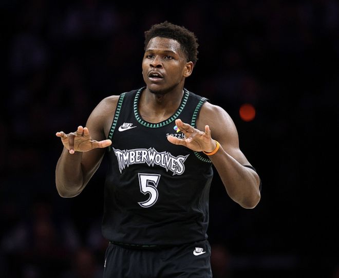 西部排名又变了:马刺创NBA奇迹,森林狼收大礼,4队排名互换