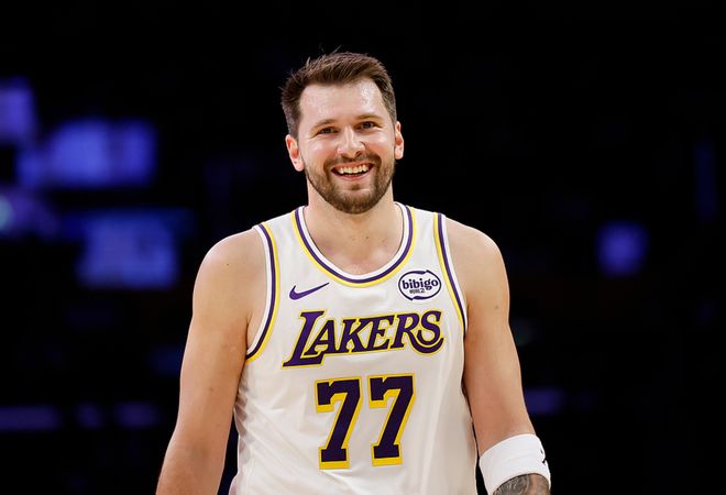 西部排名又变了:马刺创NBA奇迹,森林狼收大礼,4队排名互换