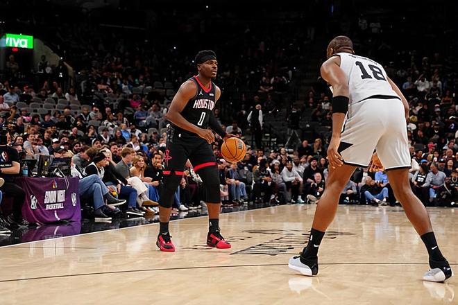 莫名其妙的用人方式！如今火箭后场投手已经完全找不到手感了？