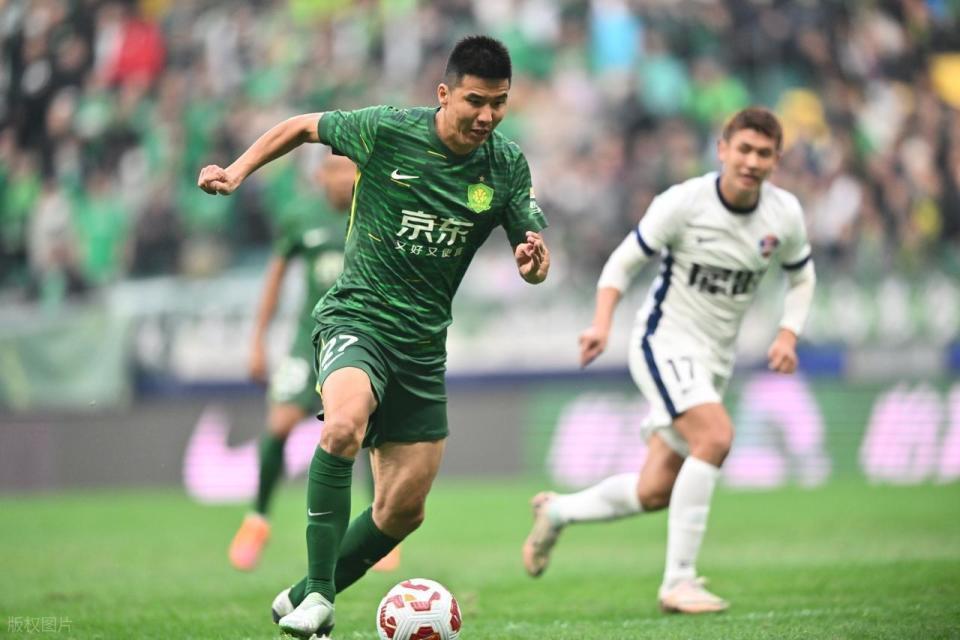 意外吗？国安必走之人续约了，曾和球迷发生冲突，外号：电梯战神