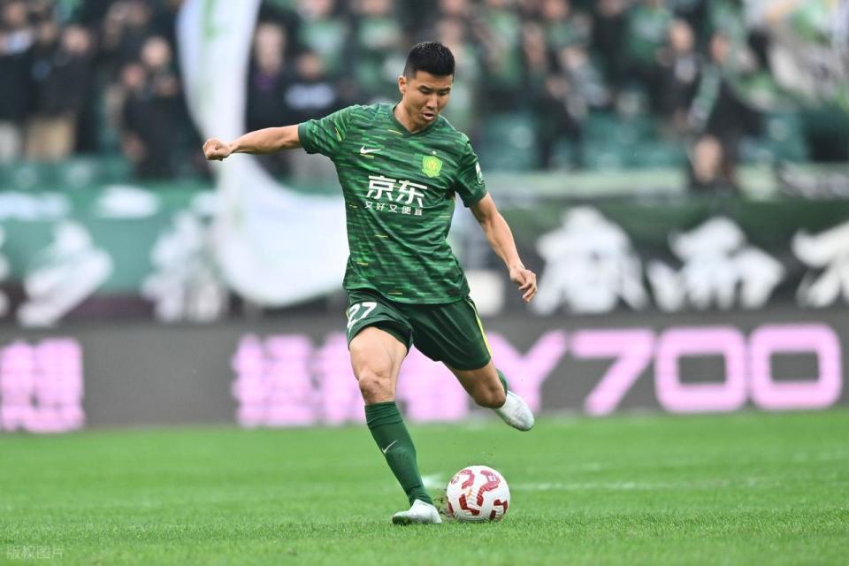 意外吗?国安必走之人续约了,曾和球迷发生冲突,外号:电梯战神