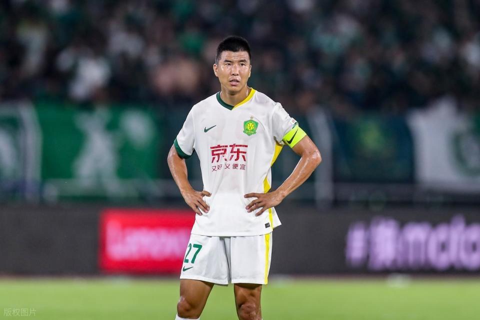 意外吗?国安必走之人续约了,曾和球迷发生冲突,外号:电梯战神