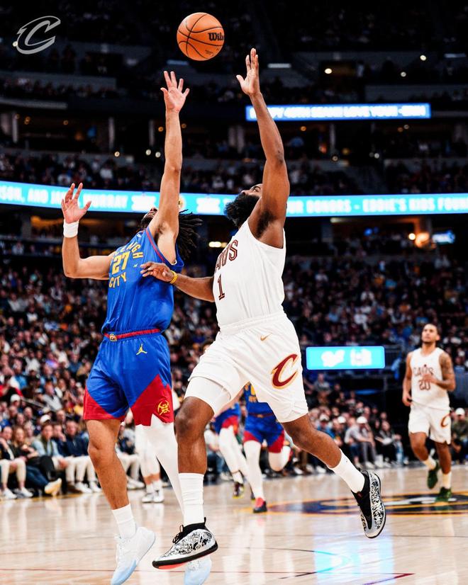 哈登22+10+3帽创神迹,骑士准绝杀掘金!米切尔32+10,约基奇3双