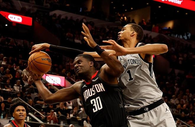 全队唯一正负值为正数的球员，但他却无法得到火箭教练组的信任？