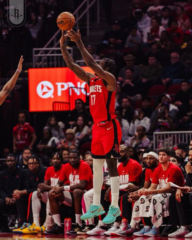 崩了!三分53中11+三分13%,铁出天际,5年1.25亿大合同彻底飞了