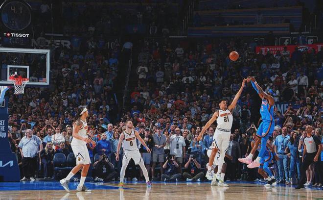 亚历山大3分绝杀掘金！赢得MVP之争！这球太横了啊