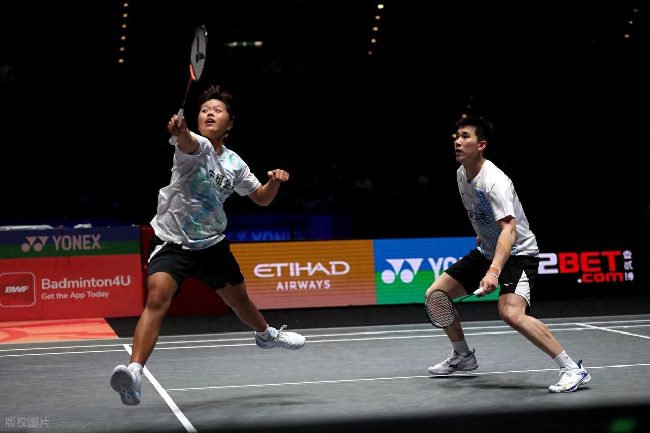 全英赛爆大冷！世界第一0:2落败，国羽2冠收官，王祉怡创羽坛奇迹
