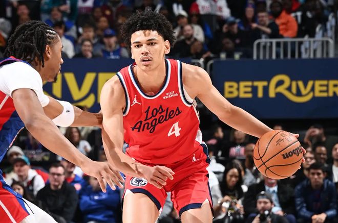 最近一段时间状态平平,快船锋线新秀在攻防两端都效果都令人失望