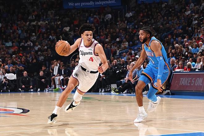 最近一段时间状态平平,快船锋线新秀在攻防两端都效果都令人失望