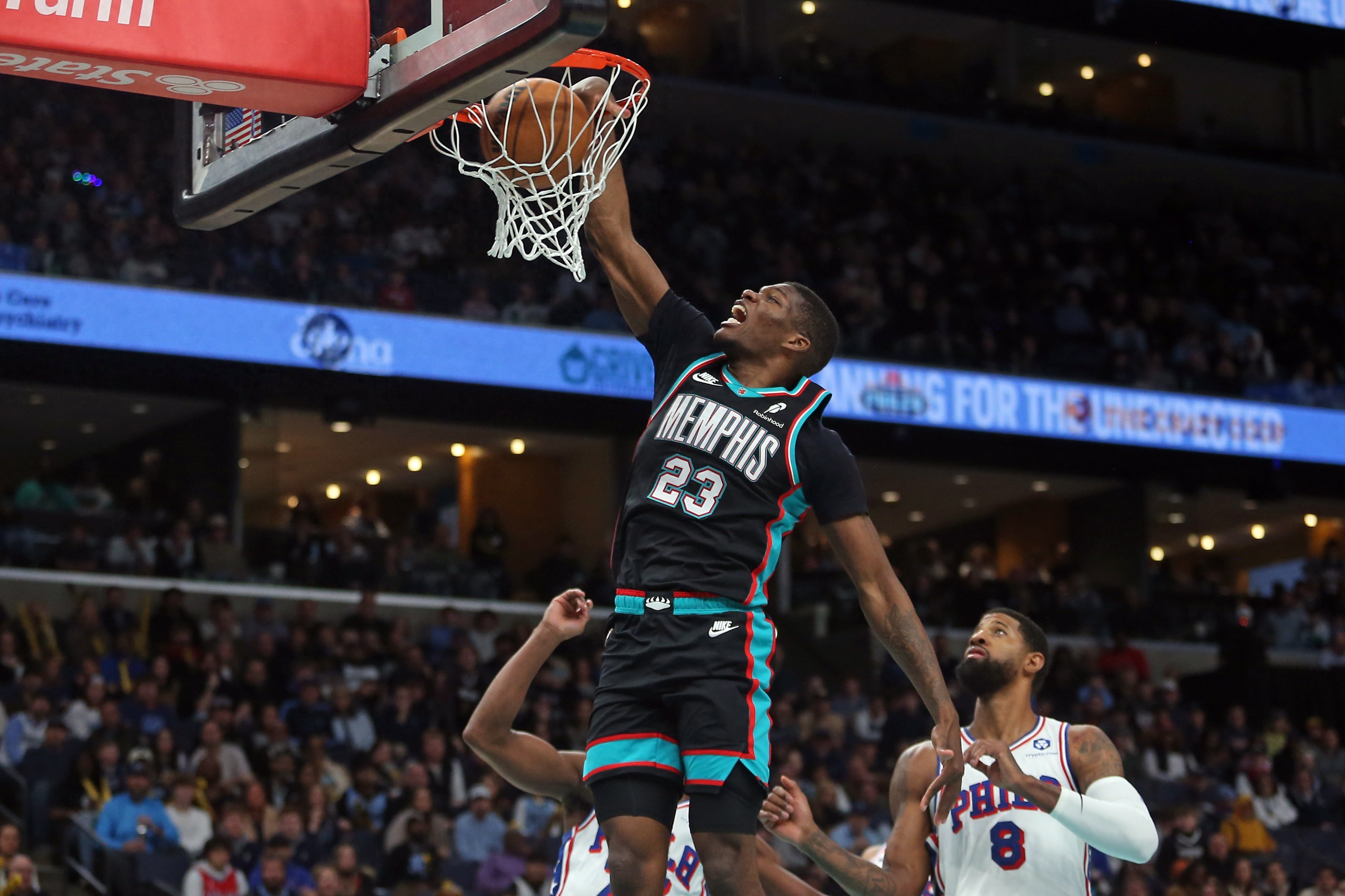 【菜鸟】科沃德乐福砍21分&小杨没上 国王双星抢爆火箭 哈珀撞墙