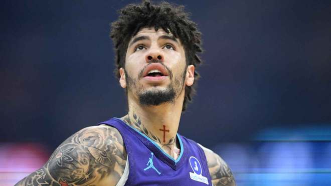 黄蜂队传闻:拉梅洛·鲍尔本赛季不会被交易,但夏天会怎样?