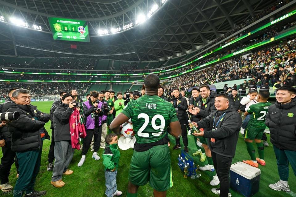 从非洲淘金?北京国安签下25岁马里中场,履历平平,球迷表示失望