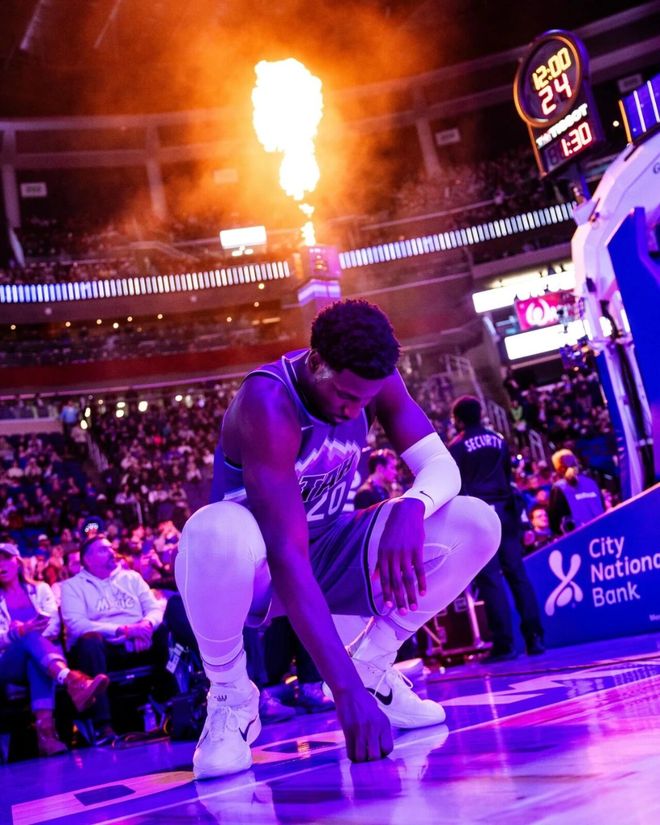 麻了!7换4大交易,3场就赛季报销+罚款50万,为了状元,爵士拼了