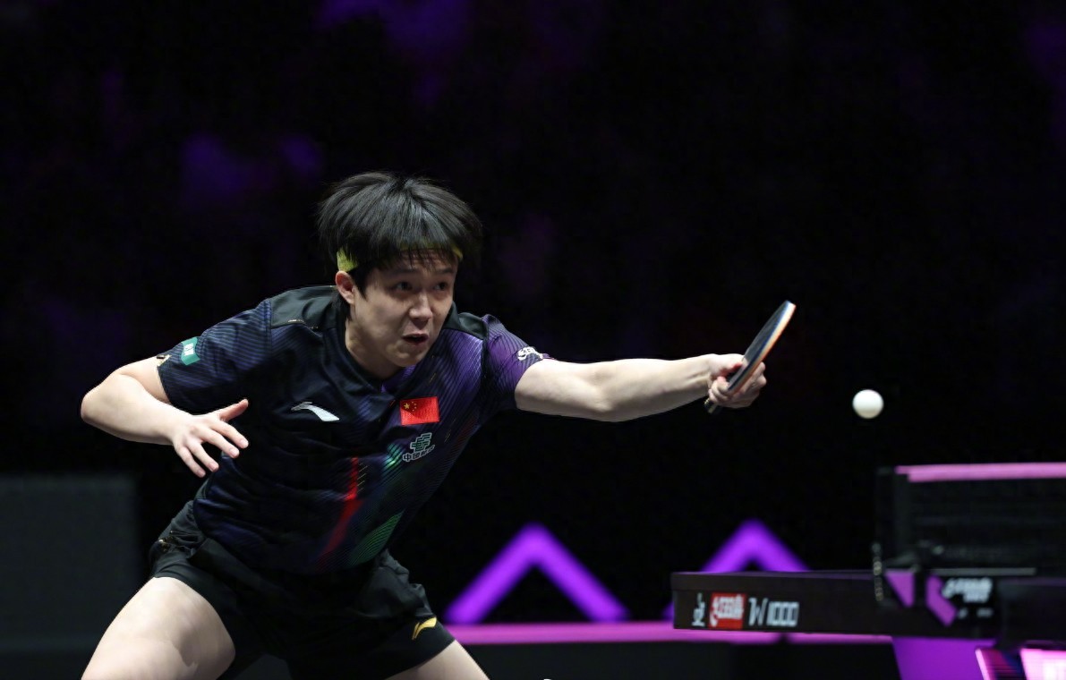 WTT冠军赛！世界亚军0-3完败，王楚钦又剃光头，国乒新星超级逆转