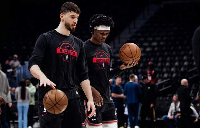 摊手+不防守，申京10+3正负值-17，火箭队进攻跌入谷底 三分33中4