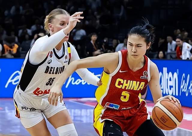 女篮惨败比利时，韩乔生一针见血，付政浩说破症结，广东记者戳心