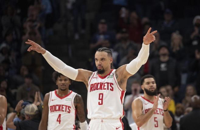 三分7中1，首发仅得3分！火箭变阵成败笔，乌帅不该冷落外线铁闸