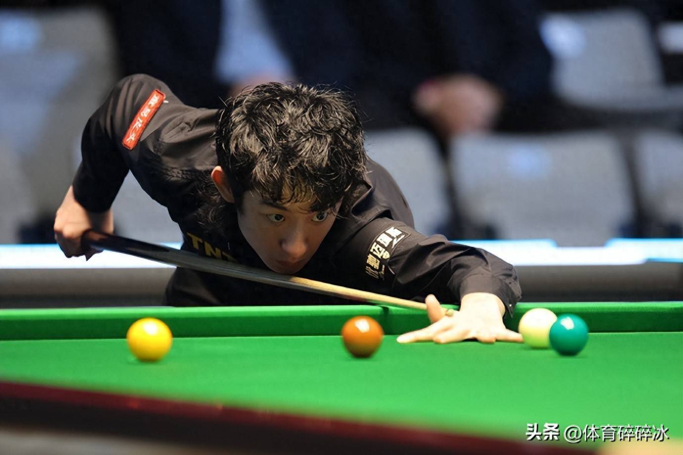 斯诺克最新消息：首位8强出炉，吴宜泽6-2干掉卫冕冠军墨菲、真帅