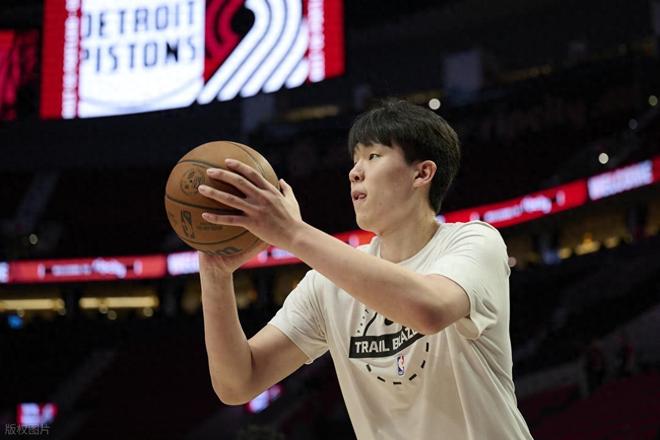 开拓者VS勇士，杨瀚森NBA再战库里格林有望登场，目标8+4+2