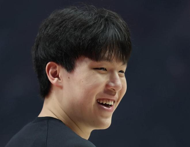 拓媒：杨瀚森下限低，但却是同届选秀中上限最高的球员之一