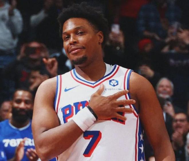 客场2万球迷起立鼓掌!感人,这才叫英雄!