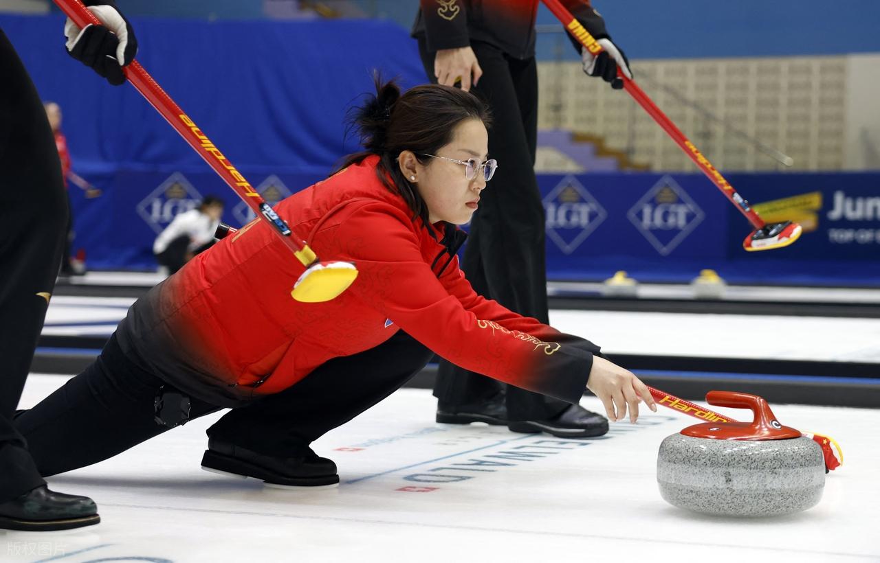冬奥会冰壶战报!中国队爆冷卫冕冠军,日本被绝杀,美国韩国大胜