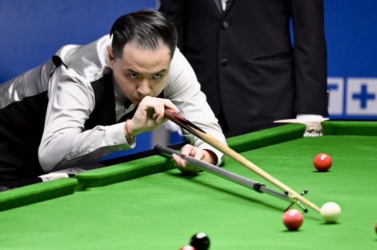 再爆大冷5-4,3轮都创造历史,中国包揽金银铜铁:周跃龙VS张安达