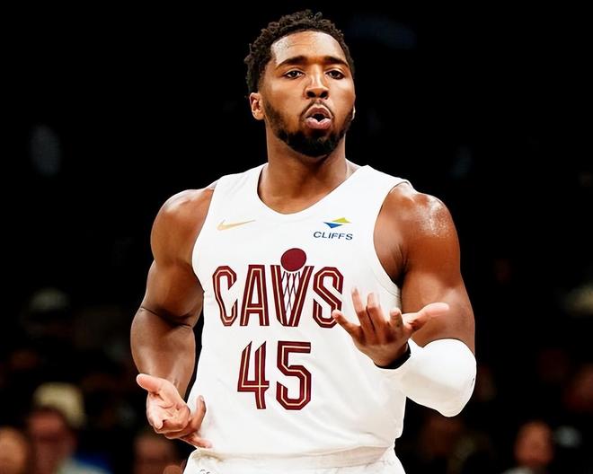 55分16助!最矮双枪打爆马克西,刷爆多项NBA纪录,大帝里程悲